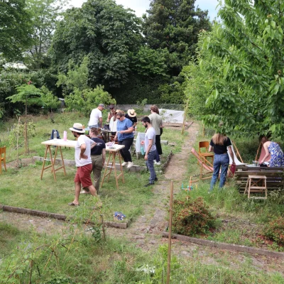 Brainstorming convivial ouvert à tous les membres de la locale pour créer le contenu de nos animations pour le stand Testi Cho : prise de vue aérienne des différents ateliers